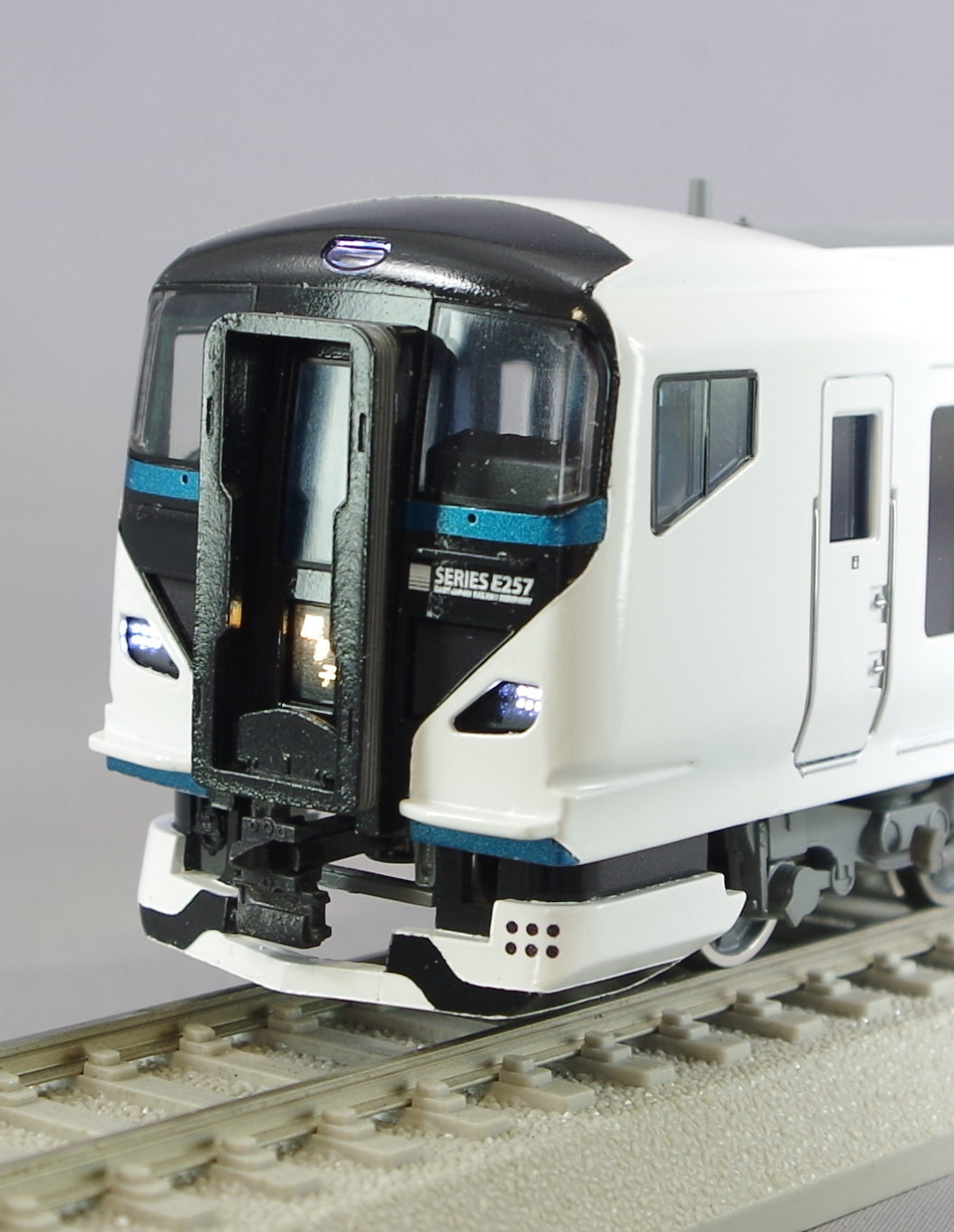 JR東日本E257系2000番台「踊り子」 - 鉄道模型の総合メーカー 株式会社