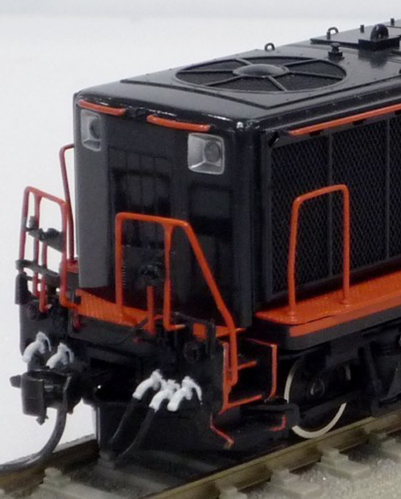 DE10ディーゼル機関車JR九州黒塗装 （手すりオレンジ）